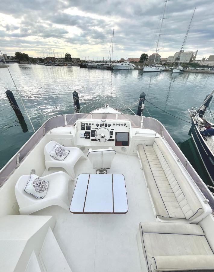 Navi Yacht A Sete, 2 A 8 Couchages, Privatif Ξενοδοχείο Εξωτερικό φωτογραφία